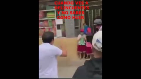 Cuando ves a una banda de delincuentes y no sabes como huir. Arauz, Rafael Correa