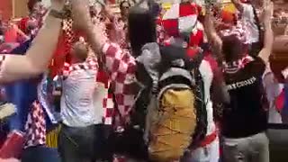 Hrvatski navijači prije Argentine