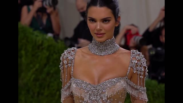 Kendall Jenner Gets Ready for the Met Gala