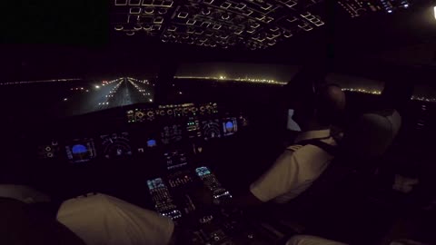 Abdulrahman is landing in Jeddah's rwy 34L at night