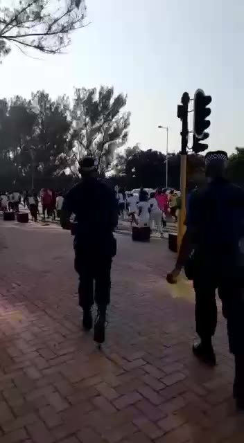 Durban metro police conduct physical test for 200 new officers