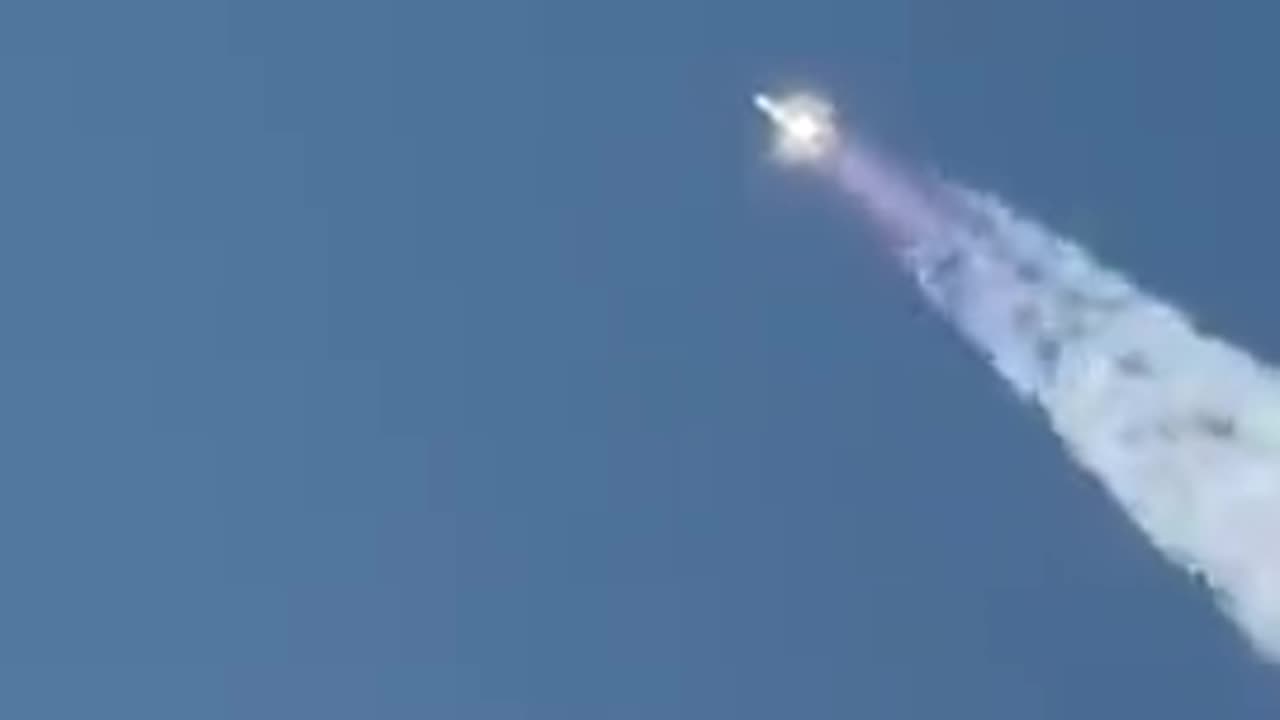 WATCH THIS SPACE X ROCKET SKIP ALONG THE FIRMAMENT THEN EXPLODE, LAUNCHED 19 / 11 / 23