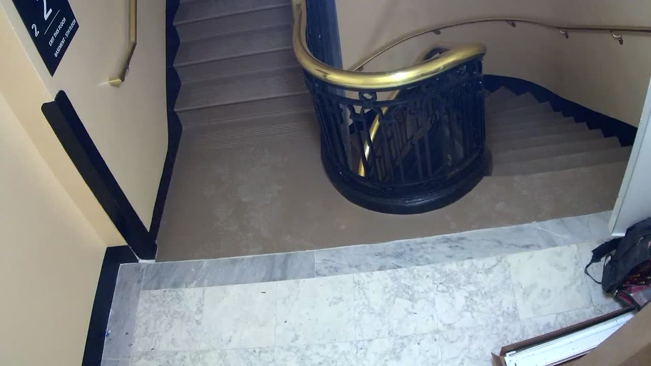 3489CHOB02Stair3_2021-01-06_09h00min01s353ms.mp4