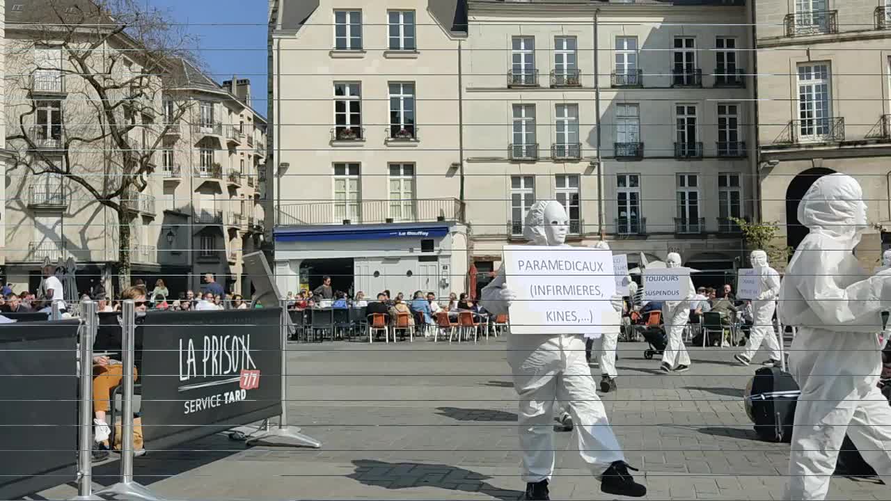 Les MAsques Blancs Nantes Ation Pancartes le 26 mars 2022