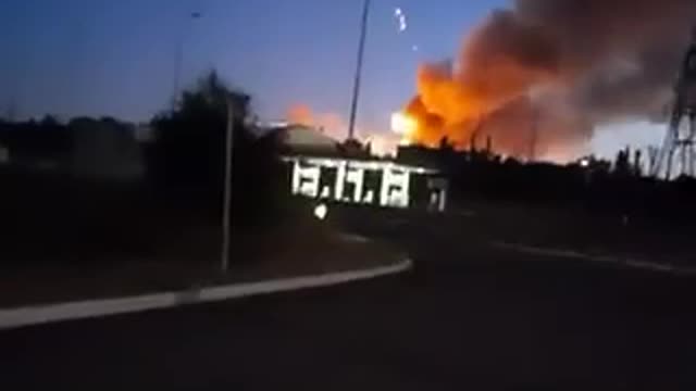 A VIDEO OF THE EXPLOSION OF THE AMMUNITION WAREHOUSE OF THE OCCUPIERS IN THE OCCUPIED KADIYIVKA