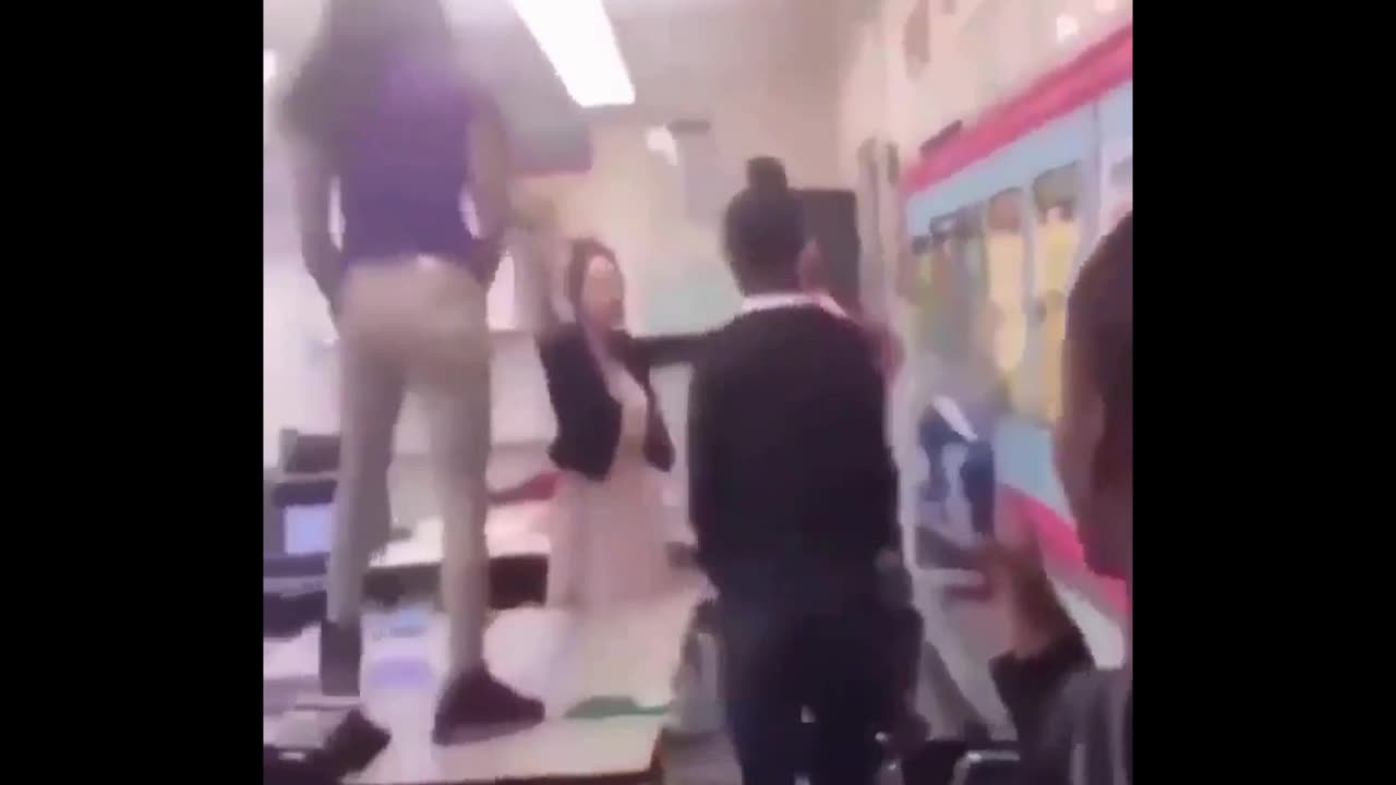 Teacher Is Helpless To Stop School Girl Fight