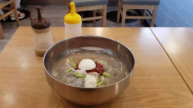 [Video Clip] Korea Food - Cold Noodles