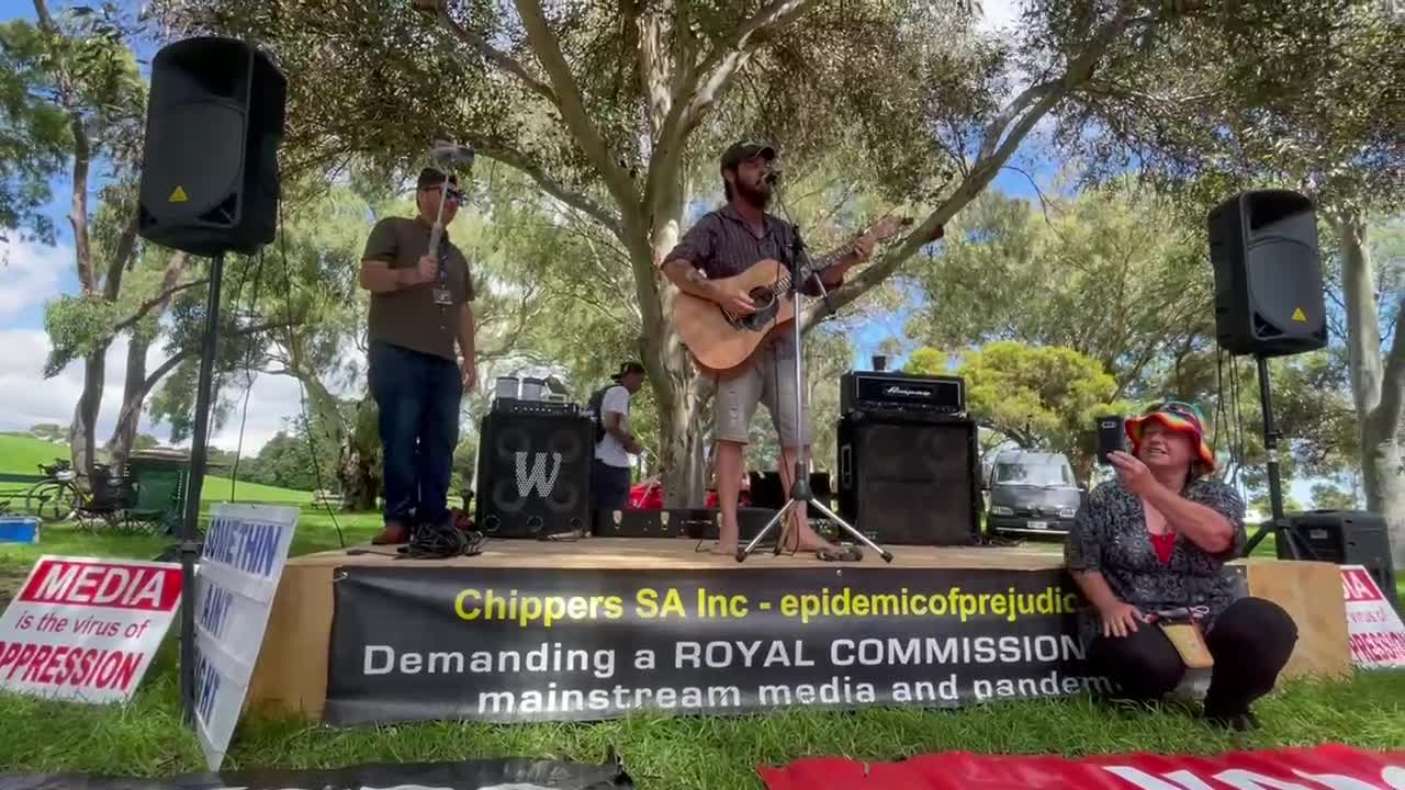 Adelaide Freedom Rally. Don't comply with things that don't make sense. - by Matt, Signs down the street.