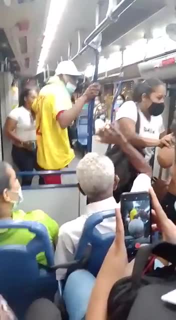 Pelea en bus de Transcaribe