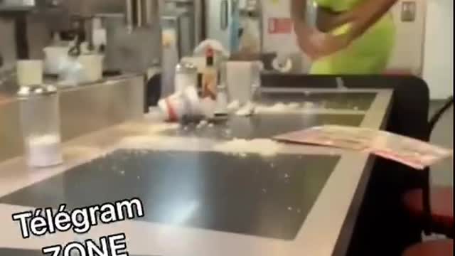 Bagarre dans un Restaurent