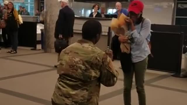 Soldier Proposes to Girlfriend after Deployment