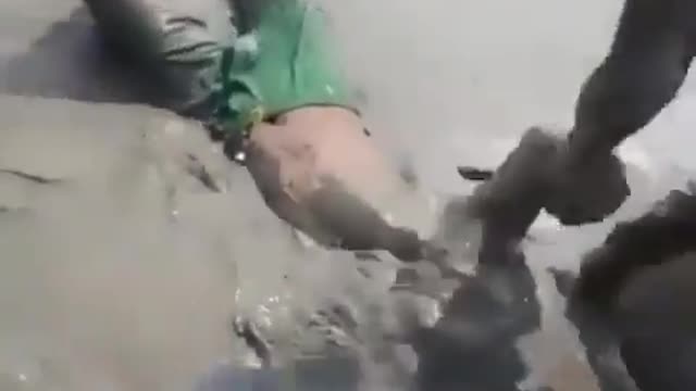 YOUNG GIRL ALMOST DIES IN QUICKSAND