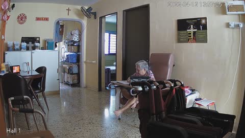 hallfront day n night 20220412