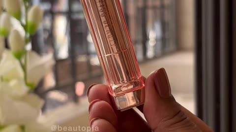 Swatch & review Swiss Beauty Shea Butter Color Changing Lip Balm White #colourchanging #lipbalm