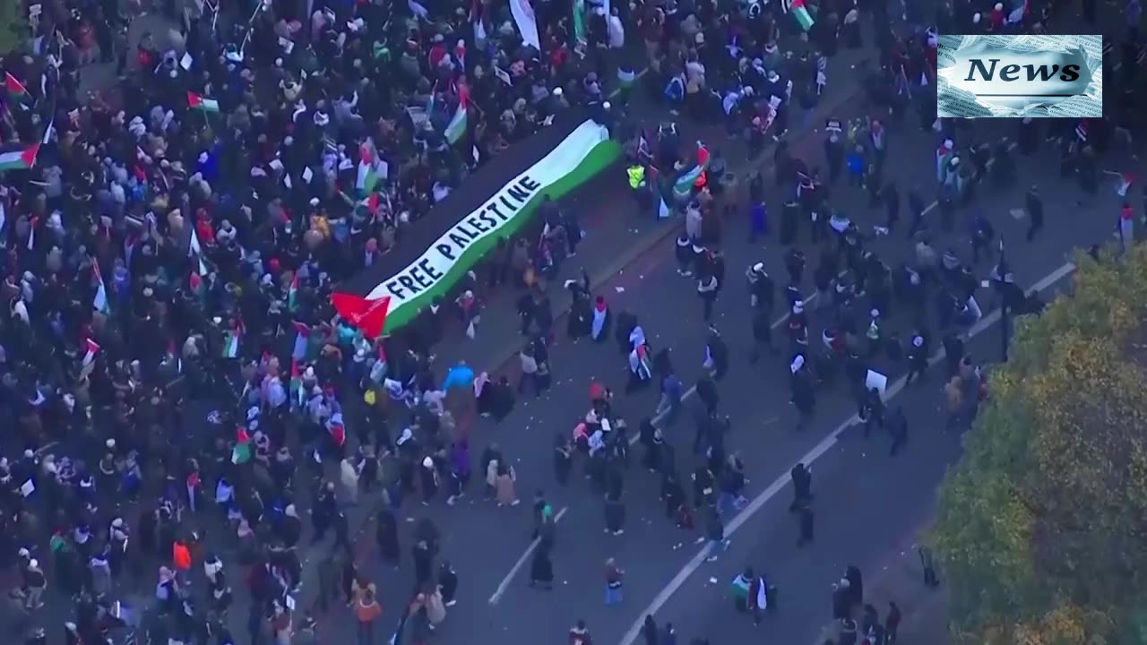 London Pro-Palestine Rally Draws 300000 Amid "Anti-Semitic" Charges, Far-Right Clashes With Police