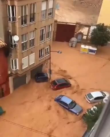 Massive flooding in Utiel in the Valencia Region Spain 🇪🇸