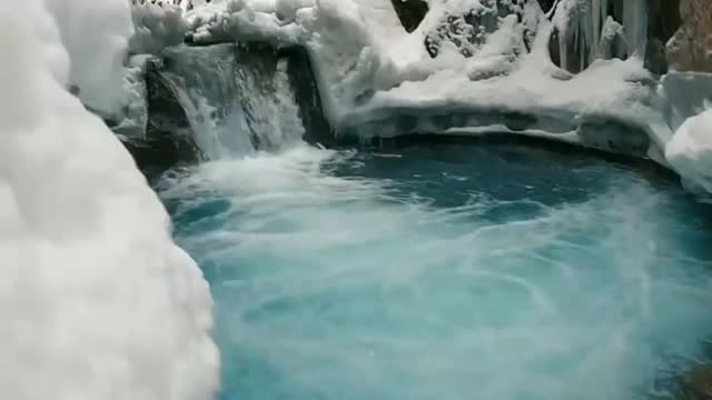 This amazing freezed hidden river in the mountains of alaska is quite the beautiful destination