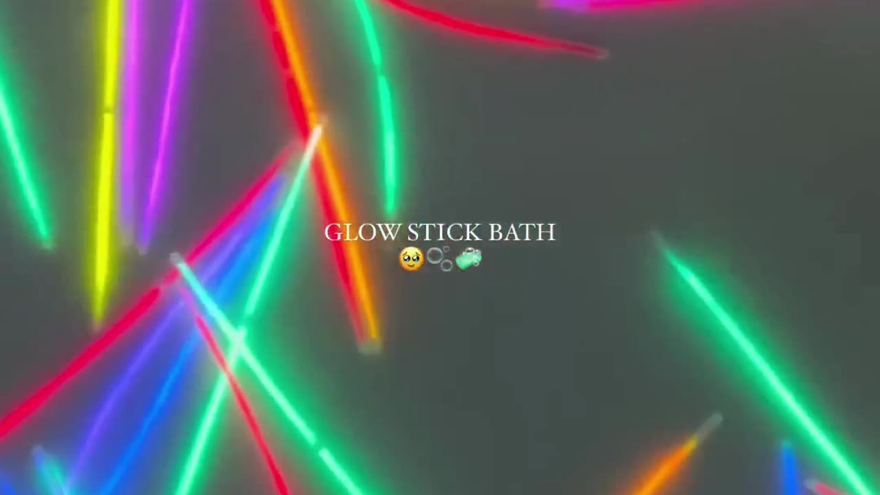 NON TOXIC GLOW STICKS FOR THE WIN 🙌🏼