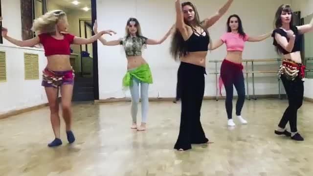 Girls Belly dance performarce