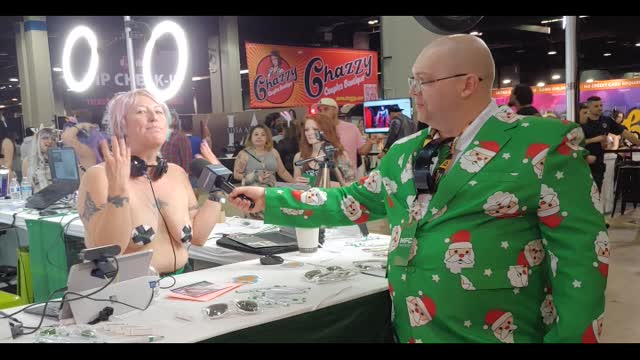 molly blingwell w jiggy jaguar exxxotica expo 2022 Chicago Il