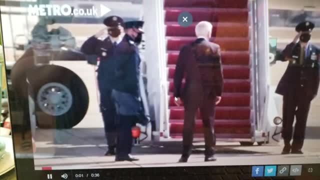 Joe Biden Falls Trips 3x Times Airforce One 1