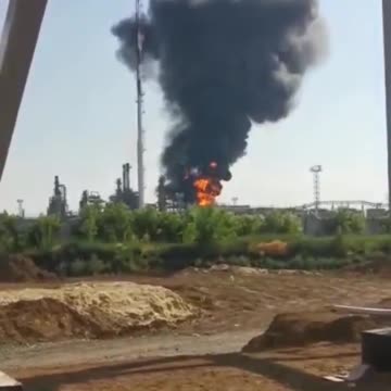 Russian Novoshakhtinsky oil refinery in the Rostov region hit by a Ukrainian Bayraktar