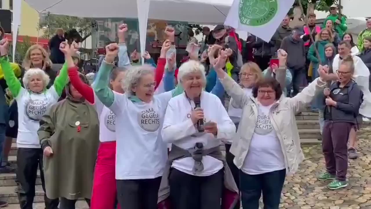 Welturaufführung - Omas gegen Rechts - Das Musical 🤩