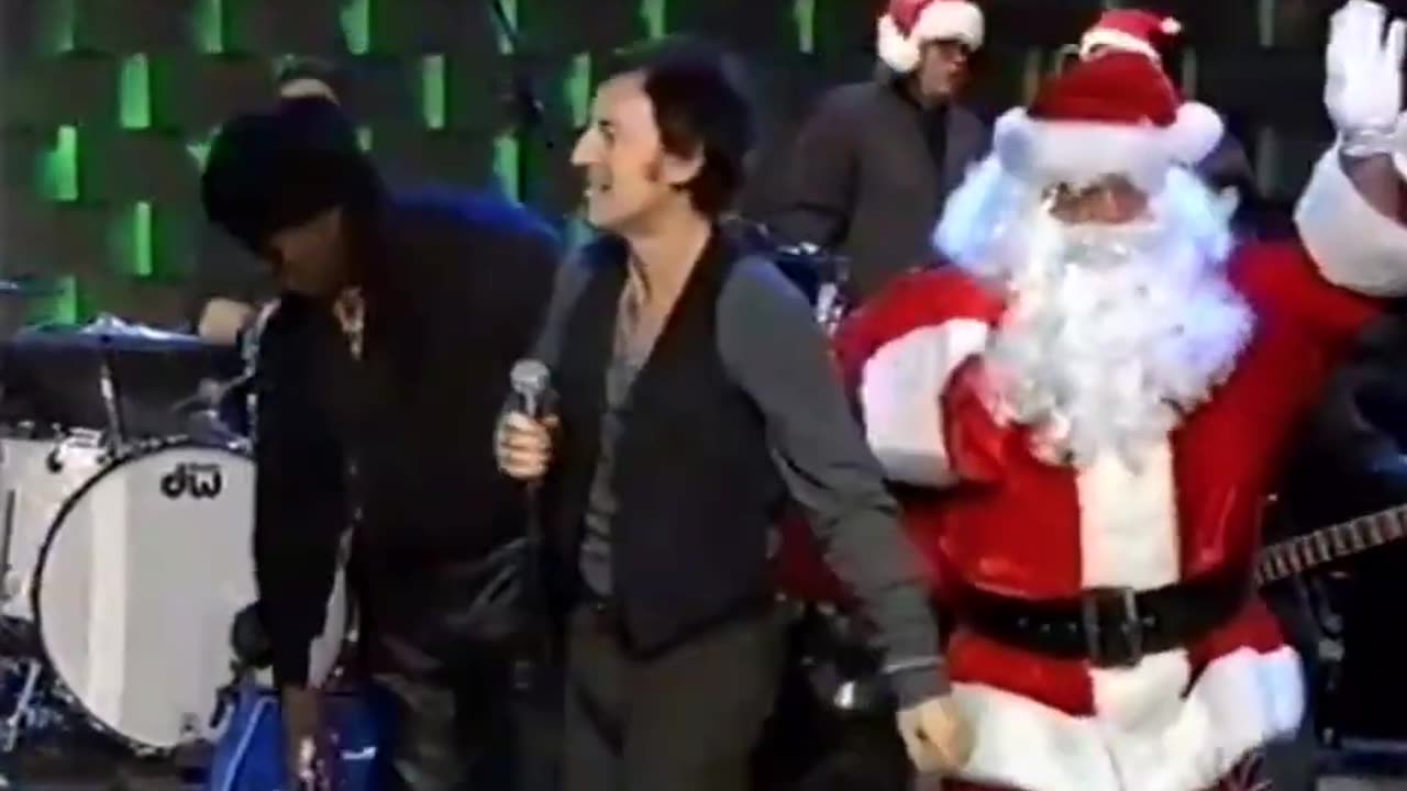 Merry Christmas Baby - Bruce Springsteen (live on Late Night with Conan O’Brien 2002)