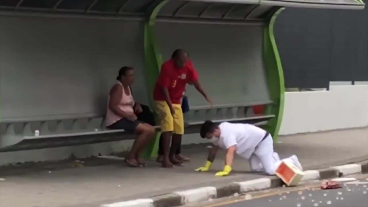 DOCTOR ALLOWS HEART TO HANG ON THE FLOOR