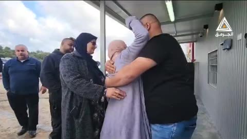 لحظة الإفراج عن ياسمين قدورة من قرية نحف من سجن الدامون ولقائها بعائلتها