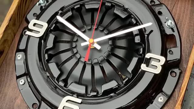 Auto parts design modified clocks, personalized handicraft production.