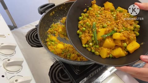 Beef minced cooked with potato and peas!!!! Life in Australia