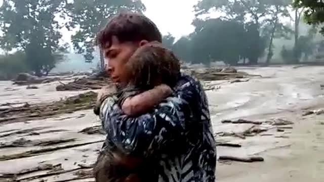 Video: rescatan con vida a un bebé en la tragedia de Piedecuesta