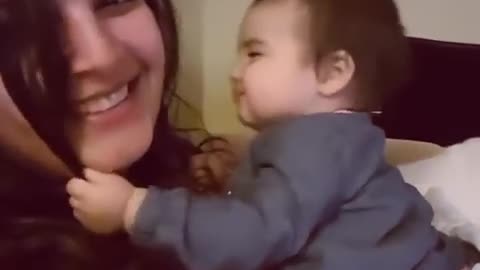 MOM AND BABY CUTE VIDEO MOM REACTION AND BABY REACTION SO CUTE