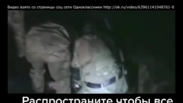Nazisti ucraini crocifiggono e bruciano vivo soldato russo
