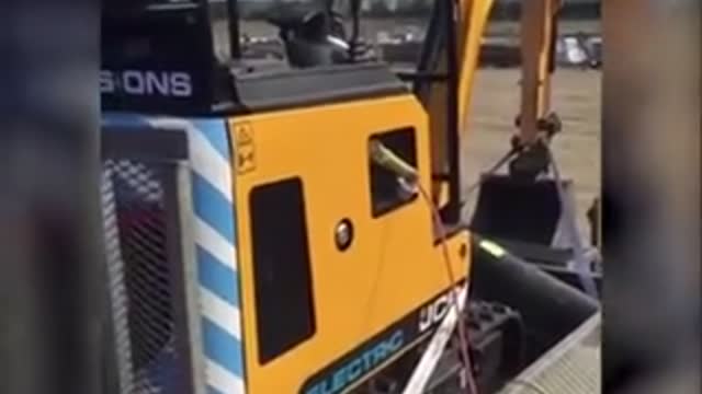 Escavatore a batteria