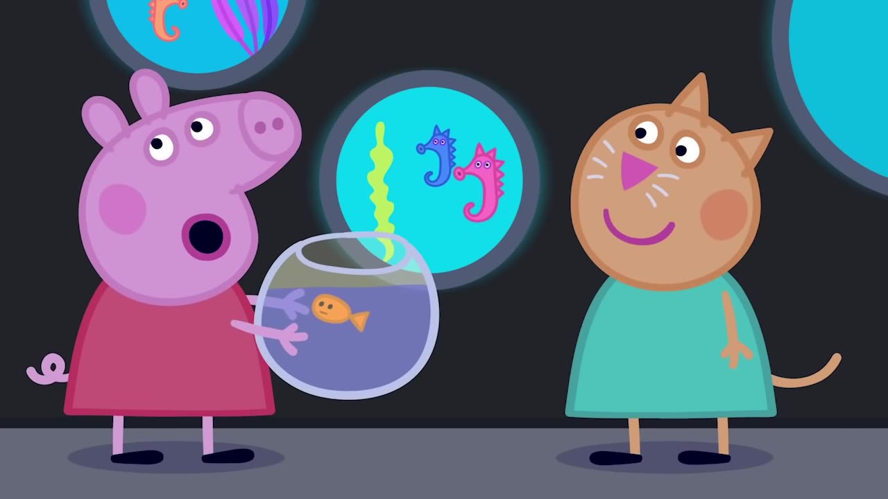 Peppa Pig Explores The Aquarium!