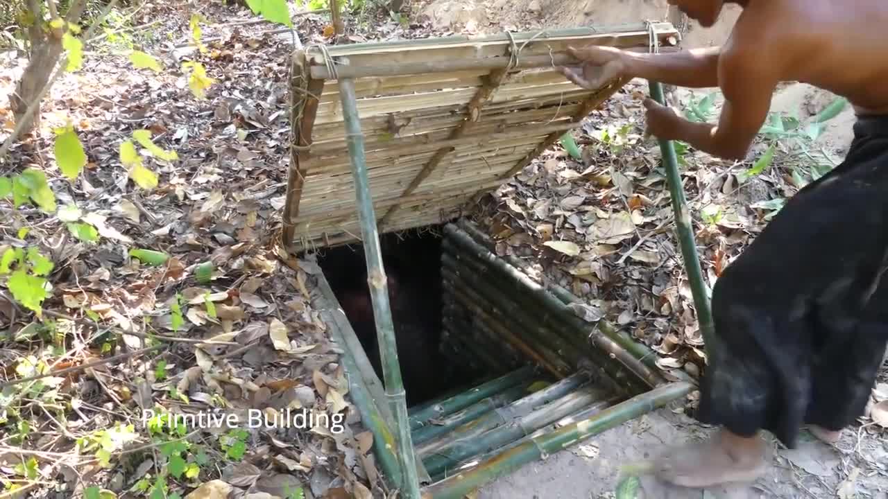 AMAZING UNDERGROUND PRIMITIVE BUILDING.