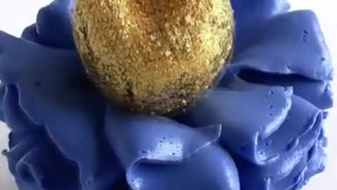 Easy cake decoration