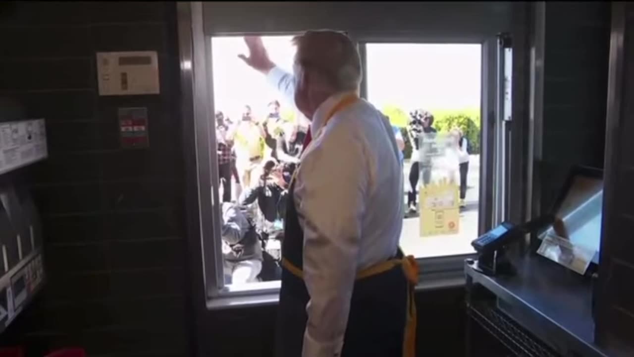 PRESIDENT TRUMP WORKING MCDONALDS VIDEO11 #TRUMP24