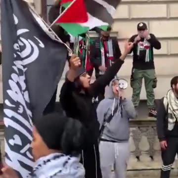 Demonstrant mit Dschihad-Fahne ruft in London zum Tod aller Ungläubigen auf