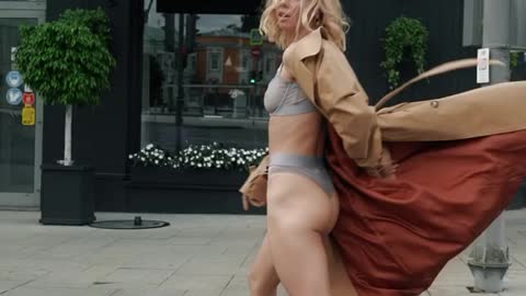 Street Style | Walking the Line