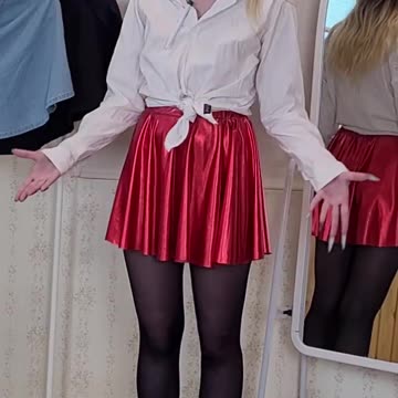 Mini skirt VS pen drop test