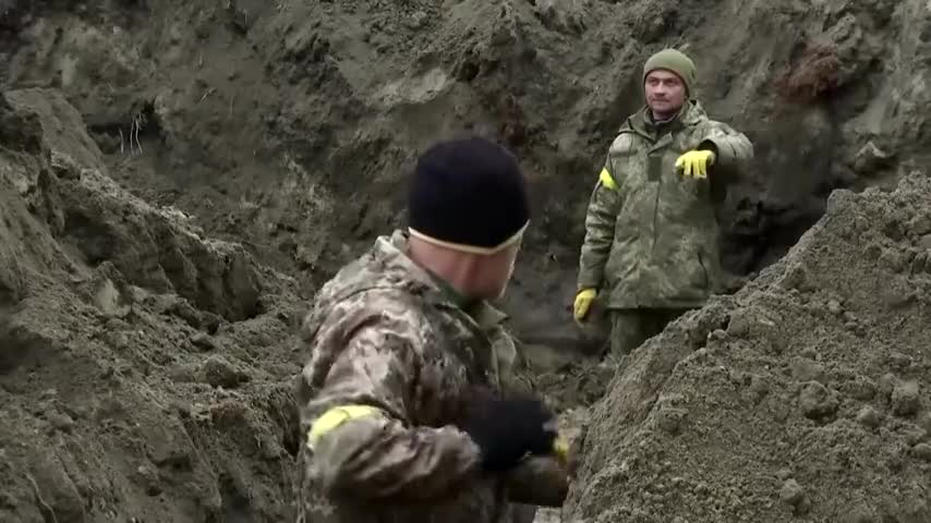 Ukraine prepares for possible Russian advance to Kyiv