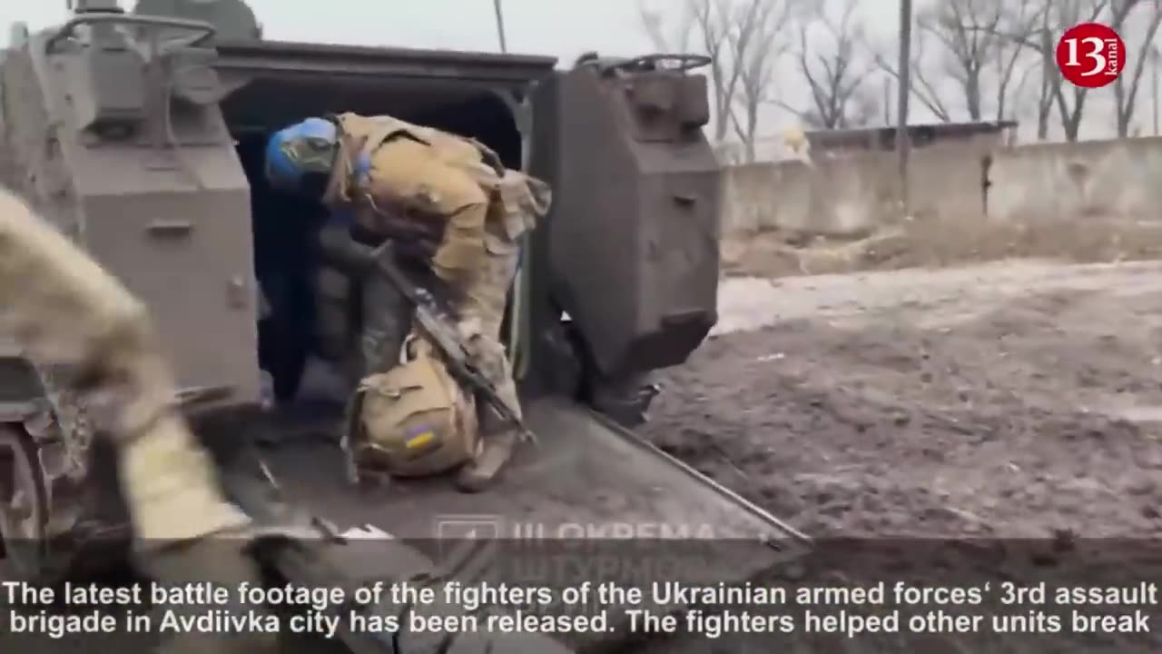 Footage of fleeing Russian soldiers who were ambushed near a coke-chemical plant in Avdiivka