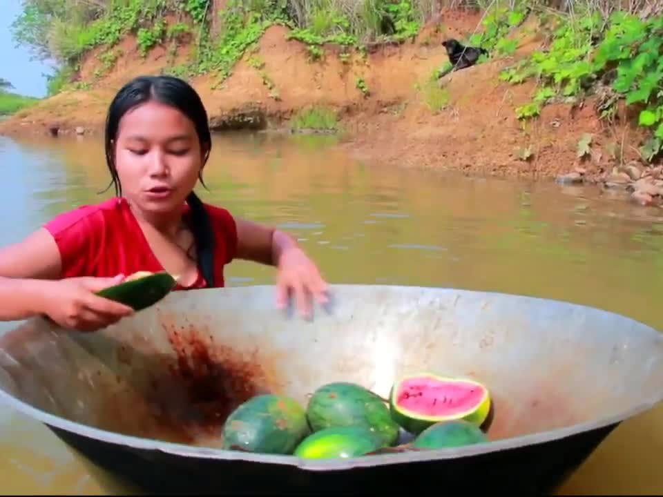 EATING FROGS THAT'S YUMMY