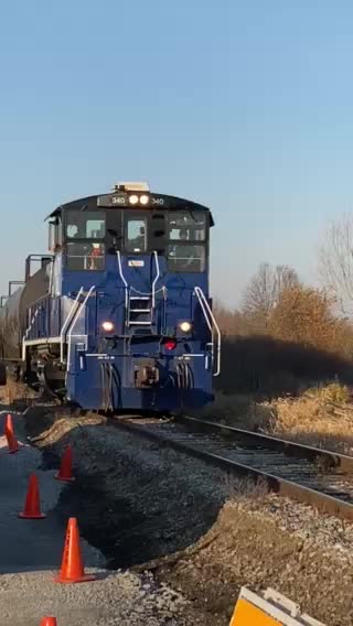 Train at Dain City railway bridge