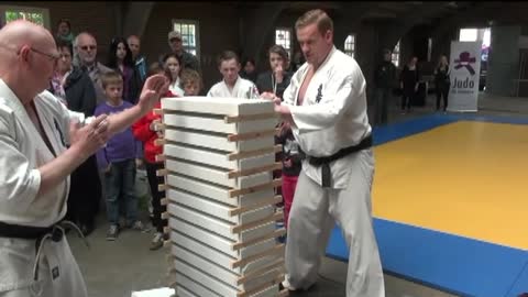 KYOKUSHIN KARATE - Demonstration