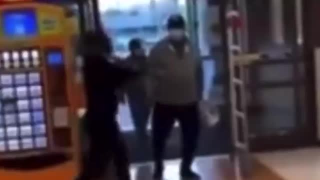 LADY TRIES TO SHOPLIFT WITH A HATCHET