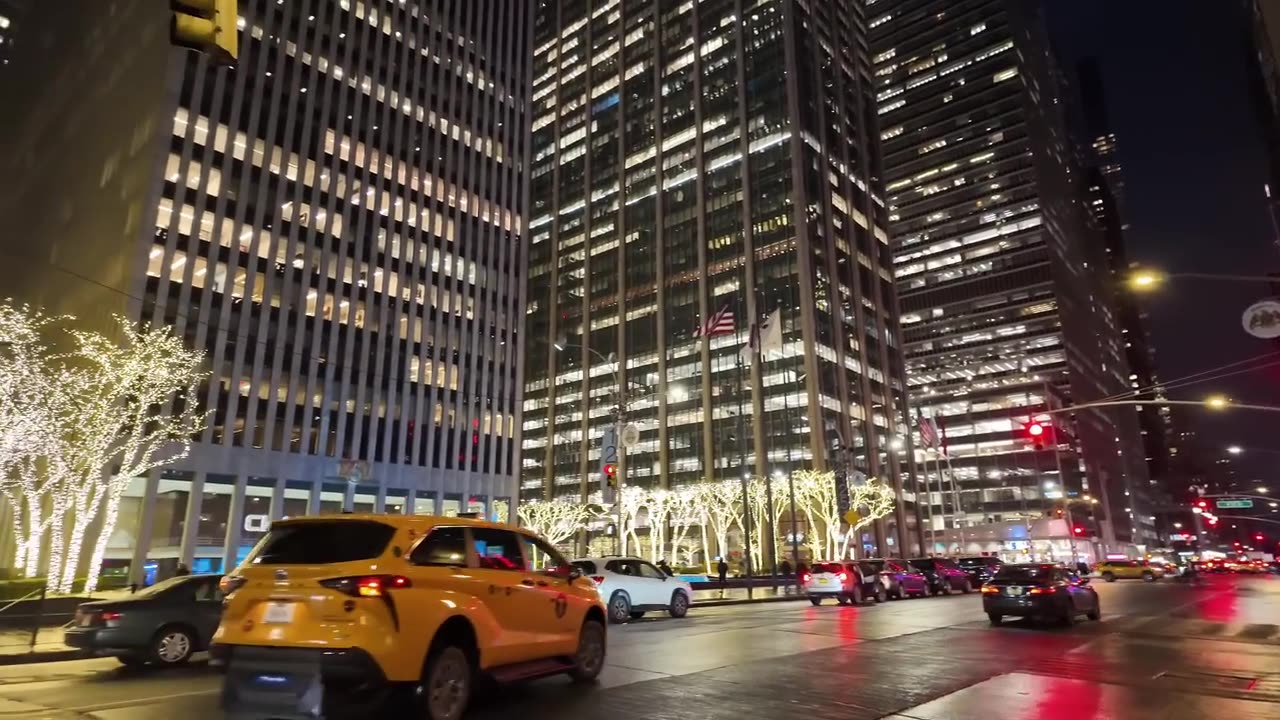 New York City Walk Central Park, 5th Avenue Bryant Park, 42nd Street New York Manhattan 4K